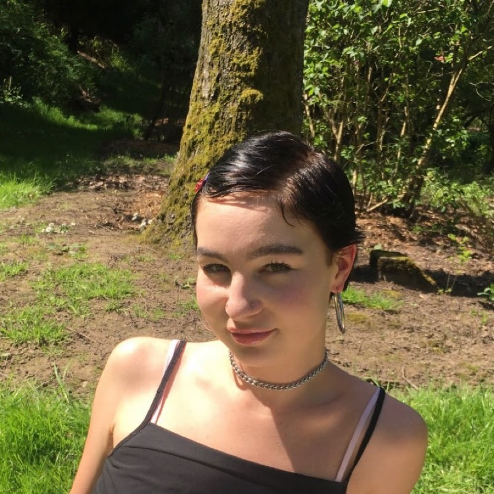 Meet your Posher, Lily